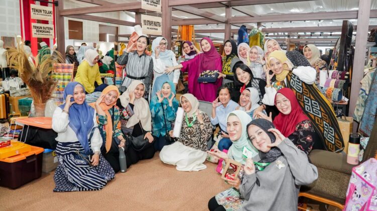 Antusiasme Pengunjung Warnai Booth Helsgallery pada Pembukaan Pameran UMKM Persit Bisa Vol. II