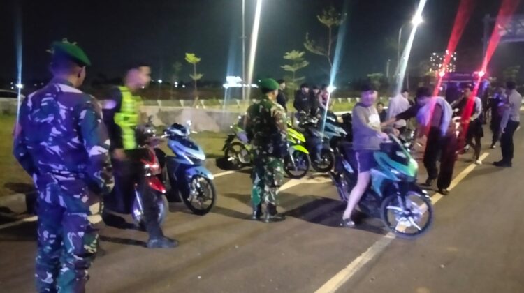 Cegah balap Liar Dan Tawuran Remaja Koramil 03/Legok Patroli Siskamling 