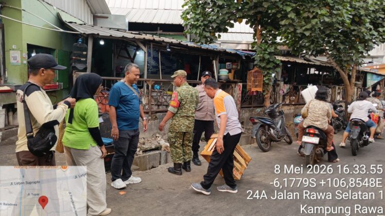 Jaga Ruang Publik Tetap Nyaman, 3 Pilar Galur Rutin Sambangi dan Imbauan PKL Pasar Gembrong