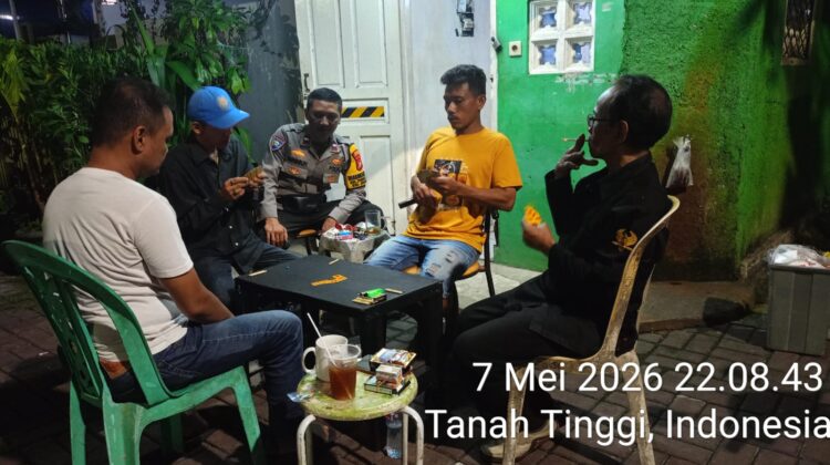 Sambang Satkamling Tanah Tinggi, Bhabinkamtibmas Ajak Warga Aktif Jaga Keamanan Lingkungan