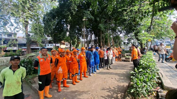 3 Pilar Johar Baru Turun ke Kali Sentiong, Perkuat Kepedulian Lingkungan dan Kamtibmas