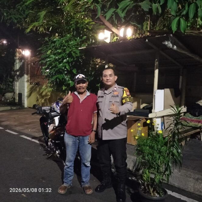 
					Polisi Humanis di Menteng, Bhabinkamtibmas Sambangi Satkamling dan Perkuat Keamanan Warga