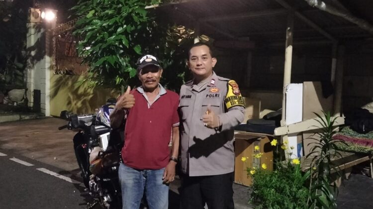 Polisi Humanis di Menteng, Bhabinkamtibmas Sambangi Satkamling dan Perkuat Keamanan Warga