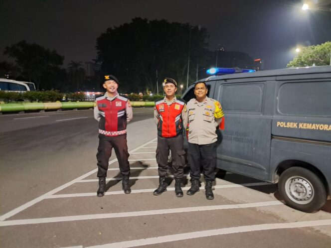 
					Menyisir Malam Demi Keselamatan Warga, Polri Hadir Cegah Tawuran dan Kejahatan Jalanan