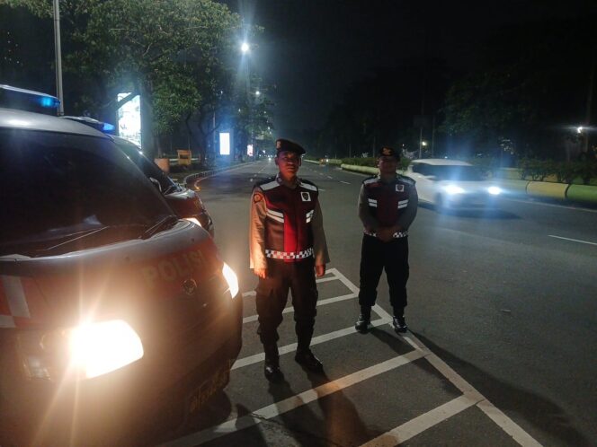 
					Patroli Subuh Polsek Kemayoran, Wujud Kehadiran Polri Menjaga Keamanan Warga Sejak Dini Hari