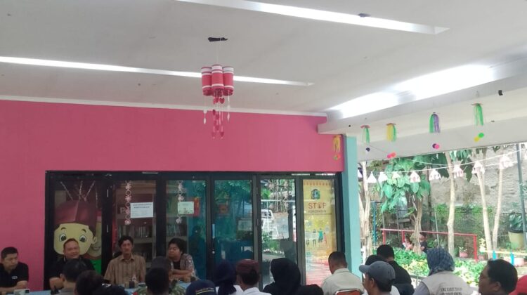 Bhabinkamtibmas Karet Tengsin Hadiri Rapat Koordinasi dan Silaturahmi Karang Taruna se-Kelurahan