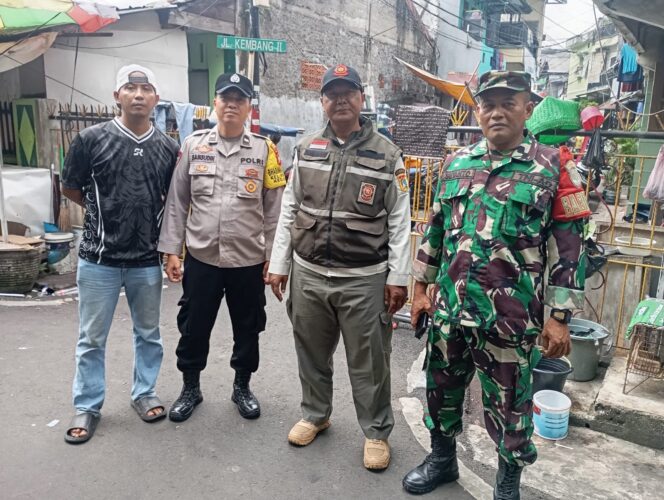 
					Bhabinkamtibmas Kwitang Intensifkan Sambang dan Cooling System untuk Jaga Kamtibmas Wilayah Senen
