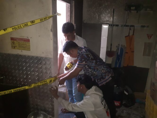 
					Kebakaran FamilyMart di Salemba Raya Senen,Polisi Cek TKP Api Berasal dari Area Dapur Lantai Dua