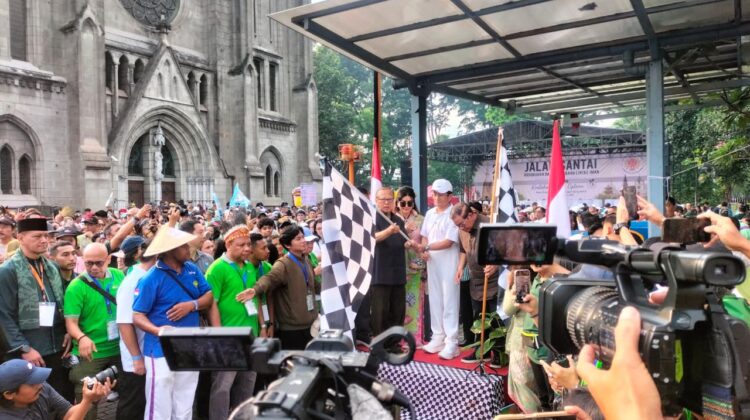 Polsek Sawah Besar Amankan Jalan Santai Kerukunan Lintas Agama di Gereja Katedral Jakarta