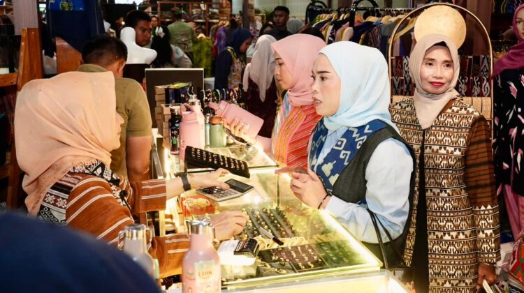 Helsgallery Bersinar di Hari Ketiga PERSIT BISA Vol. II, Pesona Karya Lokal yang Memikat Pengunjung