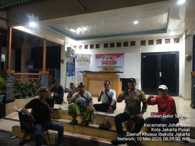 
					Midnight Cooling System! Bhabinkamtibmas dan FKDM Kompak Jaga Johar Baru Tetap Aman dan Kondusif