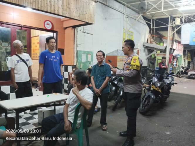 
					Jelang Dini Hari, Polisi dan Warga RW 01 Kampung Rawa Perkuat Siskamling Antisipasi Kejahatan Jalanan