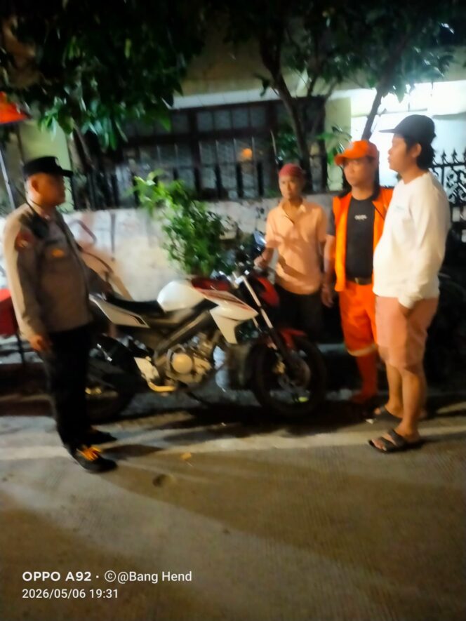
					Bhabinkamtibmas Kramat Tindak Lanjuti Temuan Motor Tanpa Pemilik, Kendaraan Diserahkan ke Pemilik Sah