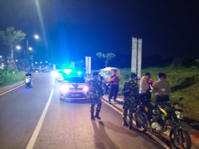 
					Tekan Kriminalitas Koramil 03/Legok Patroli Bersama Polsek