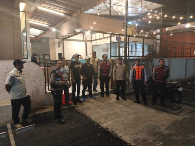 
					Patroli Gabungan Tiga Pilar, Polsek Senen Antisipasi Tawuran dan Gangguan Kamtibmas