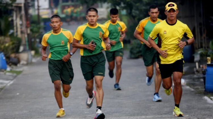 Optimalkan Fisik Prima, Prajurit Divif 1 Kostrad Tempuh Lari 7K Penuh Semangat