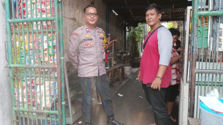 Cooling System Siang Hari, Polisi dan Ketua RT Kampung Rawa Bersinergi Jaga Wilayah Tetap Kondusif