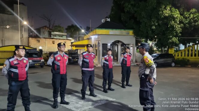 
					Jelang Dini Hari, Polsek Johar Baru Gelar Apel Patroli Cipta Kondisi Antisipasi Tawuran dan Guantibmas