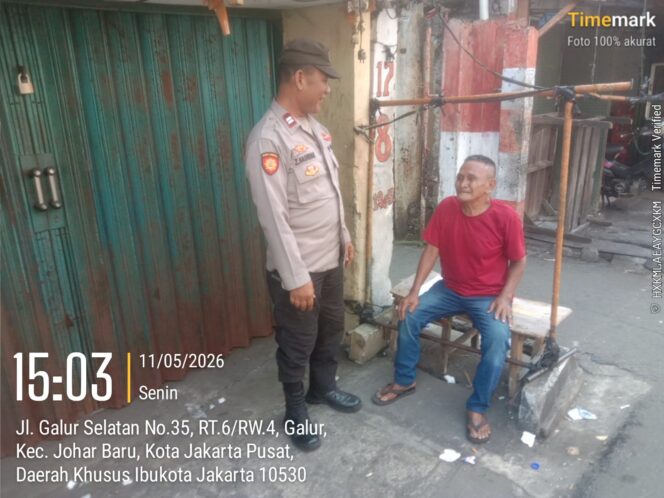 
					Patroli Dialogis, Polsek Johar Baru Ajak Warga Galur Cegah Tawuran dan Jaga Kamtibmas