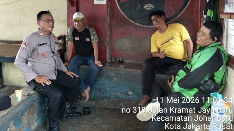 Siang Hari Tetap Siaga! Polisi Sambang RW 01 Johar Baru Perkuat Kewaspadaan Warga