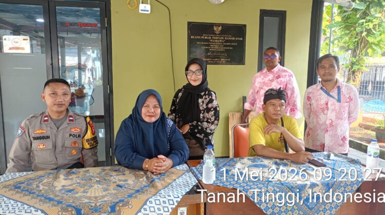 Peduli Generasi Sehat, Polisi Monitoring Pembagian Makan Bergizi Gratis untuk Balita Stunting di Tanah Tinggi