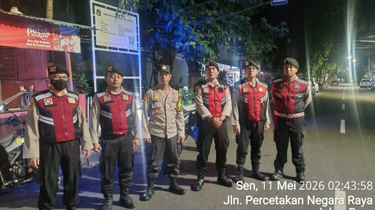 Patroli Subuh Menyisir Wilayah Rawan, Polsek Johar Baru Cegah Tawuran dan Gangguan Kamtibmas