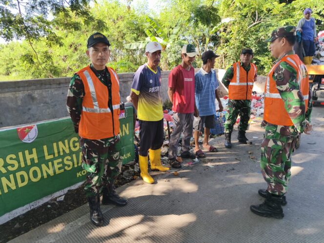 
					Atasi Darurat Sampah: Satgas Kodim 0510/Trs Geruduk Sampah Tanjung Kait