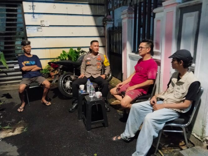 
					Bhabinkamtibmas Bungur Sambangi Pengurus RT, Ajak Warga Tingkatkan Kewaspadaan Kamtibmas