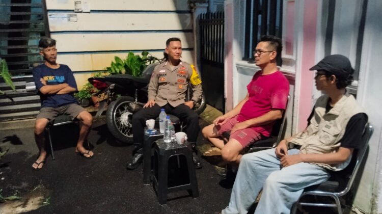 Bhabinkamtibmas Bungur Sambangi Pengurus RT, Ajak Warga Tingkatkan Kewaspadaan Kamtibmas
