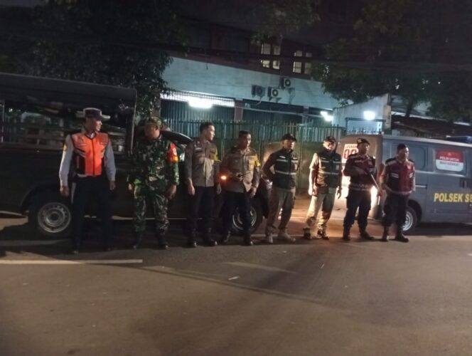 
					Patroli Tiga Pilar Polsek Senen Sisir Titik Rawan Tawuran dan Kejahatan Jalanan