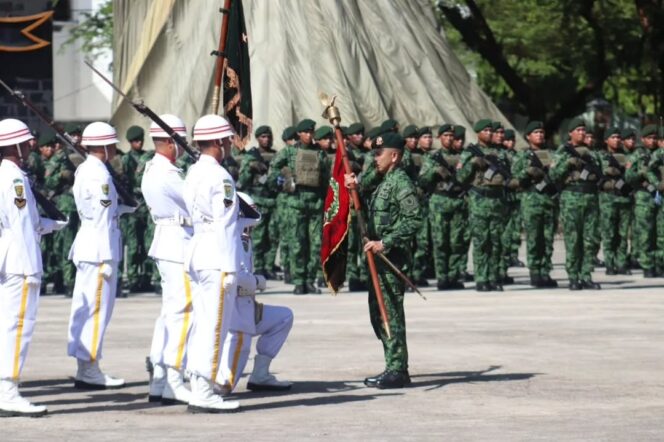 
					Letkol Inf Morison Chandra Karundeng Resmi Jabat Danbrigif 3 Kostrad