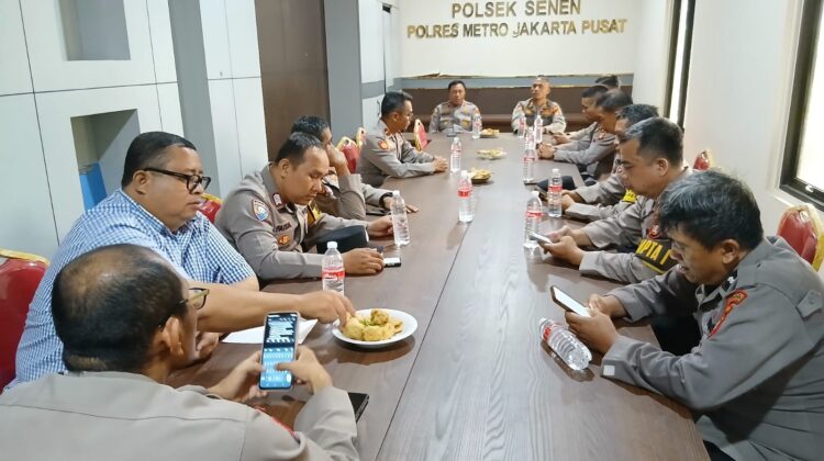 Kapolsek Senen Tekankan Peningkatan Patroli dan Pelayanan Publik dalam Anev Mingguan