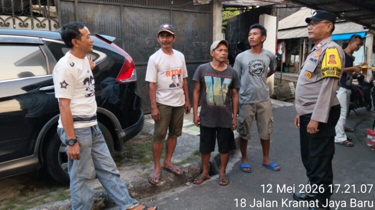 Sore Hari Polisi Menyapa Warga” Sambang RW 08 Johar Baru Perkuat Keamanan Lingkungan