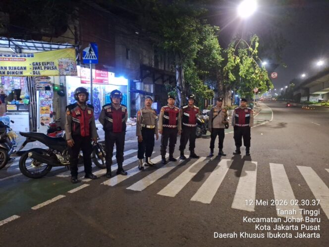
					Langkah Senyap Penjaga Malam, Patroli Polsek Johar Baru Cegah Tawuran dan Jaga Wilayah Tetap Kondusif