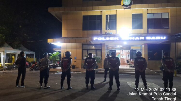 Dini Hari Tetap Siaga, Apel Patroli Johar Baru Perkuat Antisipasi Tawuran dan Kejahatan Jalanan