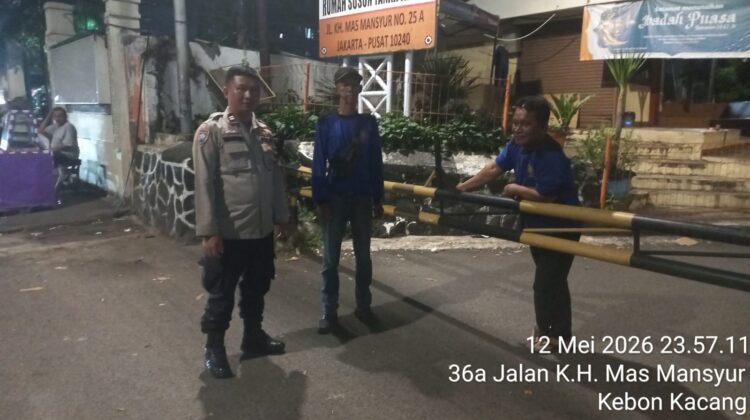 Sinergi Polisi dan Warga, Satkamling RW 10 Kebon Kacang Tingkatkan Pengawasan Lingkungan