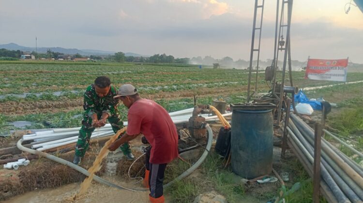 Sumber Air Sumur Bor TMMD di Titik 4 Mulai Dinikmati Warga, Petani Desa Godo Bersyukur