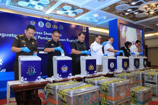 
					Polri dan Bank Indonesia Musnahkan 466.535 Lembar Uang Rupiah Palsu, Perkuat Sinergi Jaga Kedaulatan Rupiah