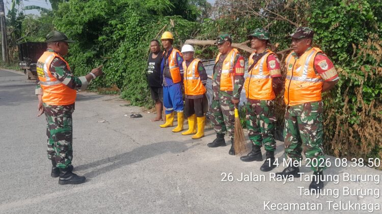 Satgas Sampah Koramil 01/Tln Bersihkan Kandang Genteng