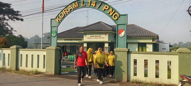 
					Danramil 14/Panongan Pimpin Olahraga Bersama, Bangun Soliditas dan Kebersamaan Keluarga Besar Koramil