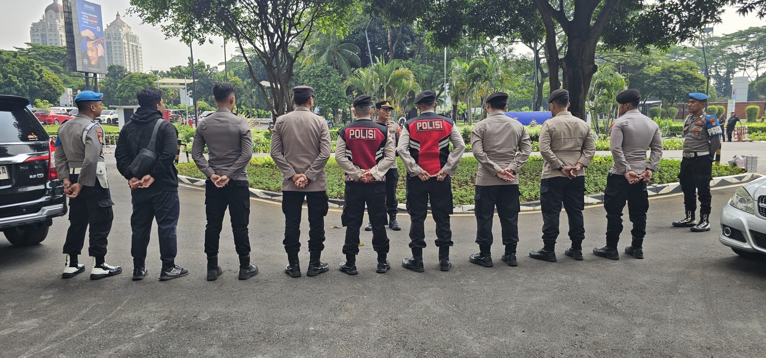 Polri Gelar Apel Pengamanan Konser “20 Tahun Suara Emas Sammy Simorangkir” di Tenis Indoor Senayan