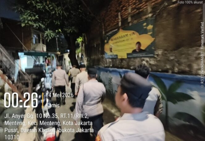 
					Patroli Jalan Kaki di Jalan Anyer, Polsek Metro Menteng Tingkatkan Antisipasi Gangguan Kamtibmas
