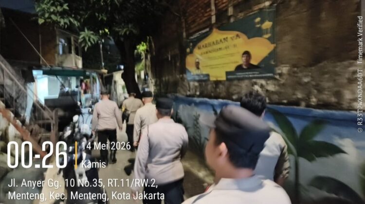 Patroli Jalan Kaki di Jalan Anyer, Polsek Metro Menteng Tingkatkan Antisipasi Gangguan Kamtibmas