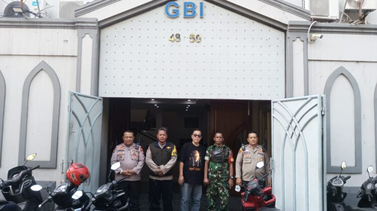 Kapolsubsektor Karang Anyar Pimpin Pelayanan Ibadah Kenaikan Isa Almasih di GBI Karang Anyar