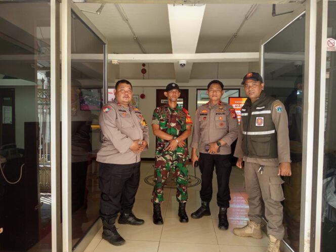 
					Tiga Pilar Petamburan Laksanakan Pengamanan Ibadah Kenaikan Isa Almasih di GBI Petamburan