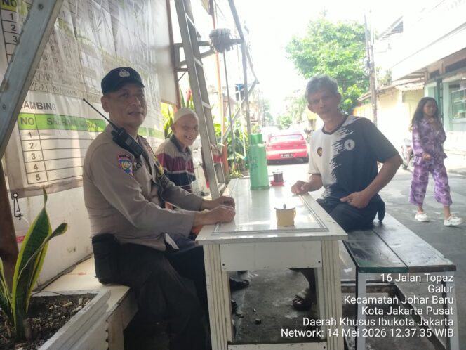
					Sambang Warga RW 02 Galur, Bhabinkamtibmas Perkuat Kamtibmas dan Cooling System