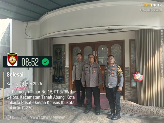 
					Polsek Metro Tanah Abang Monitoring dan Amankan Ibadah Kenaikan Yesus Kristus di Gereja Pantekosta Palmerah
