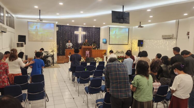 Polsek Metro Tanah Abang Laksanakan Pengamanan Ibadah Kenaikan Yesus Kristus di GBIS Jati Baru