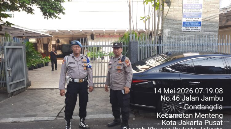 Pengamanan Ketat Polsek Metro Menteng Iringi Ibadah Kenaikan Isa Almasih di Gereja HKBP Menteng