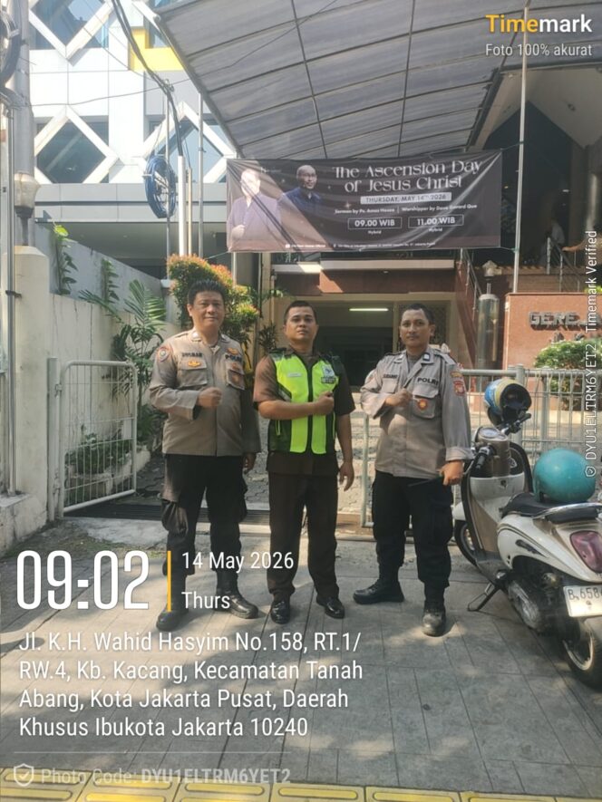
					Polisi Hadir Jaga Kekhusyukan Ibadah Kenaikan Isa Almasih di Gereja Bethel Menteng